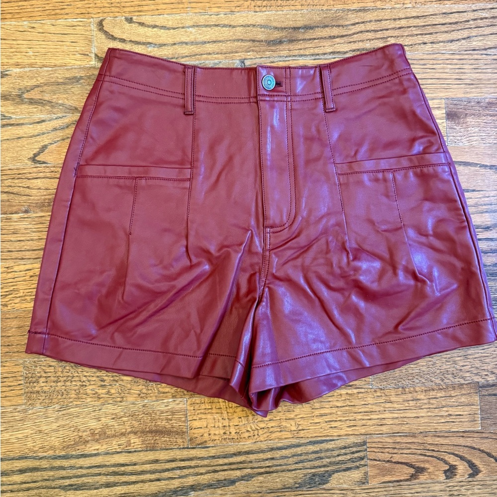 FREE PEOPLE RED COGNAC PRESS PLAY VEGAN FAUX LEATHER SHORTS SZ 6 NWT